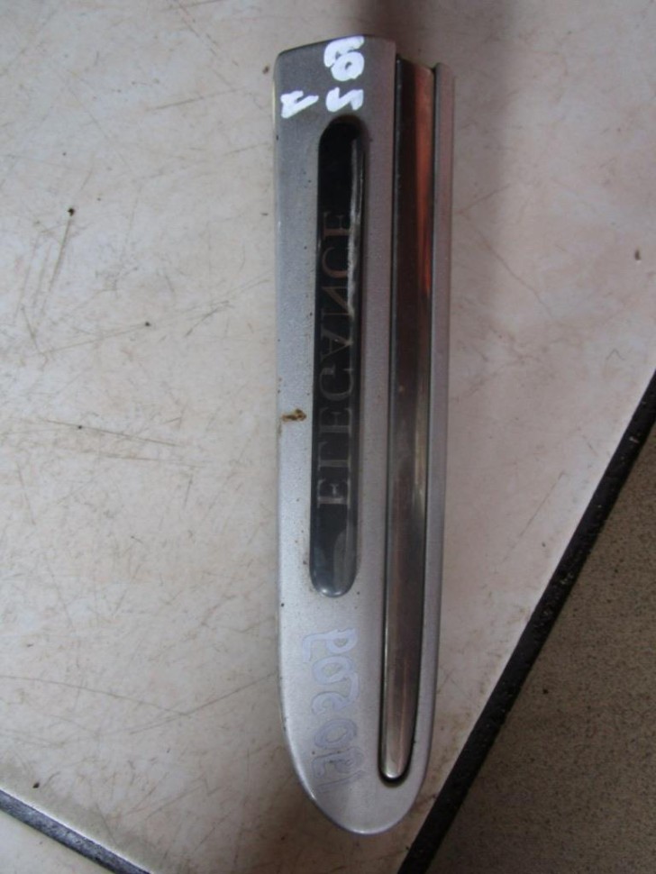 Молдинг крыла левый MERCEDES-BENZ C-класс W203/S203/CL203 (2000 - 2004) фото 1 — Разборка Мерседес