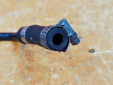 Трубка вентиляции расширительного бака MERCEDES-BENZ C-класс W204/S204 (2006 - 2011) — Разборка Мерседес