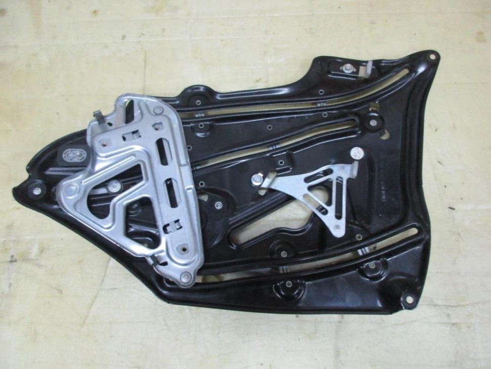 Стеклоподъемник задний правый MERCEDES-BENZ CLK-класс C209/W209 (2002 - 2005) фото 1 &mdash; Разборка Мерседес