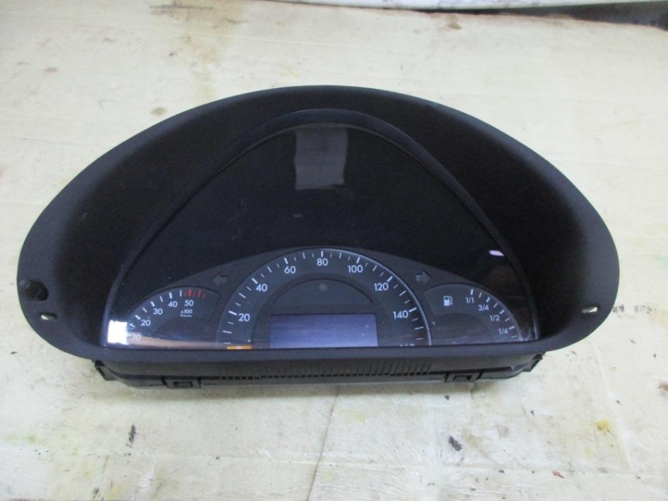 Щиток приборов MERCEDES-BENZ C-класс W203/S203/CL203 (2000 - 2004) фото 1 — Разборка Мерседес