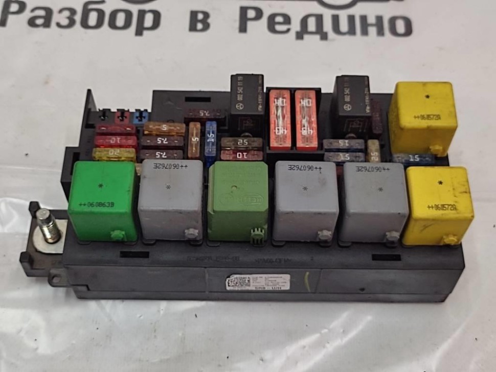 Блок предохранителей MERCEDES-BENZ R-класс W251 (2005 - 2007) фото 1 — Разборка Мерседес