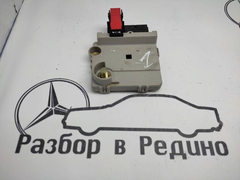 Блок предохранителей MERCEDES-BENZ S-класс W220 рестайлинг (2002 - 2005) фото 1 — Разборка Мерседес