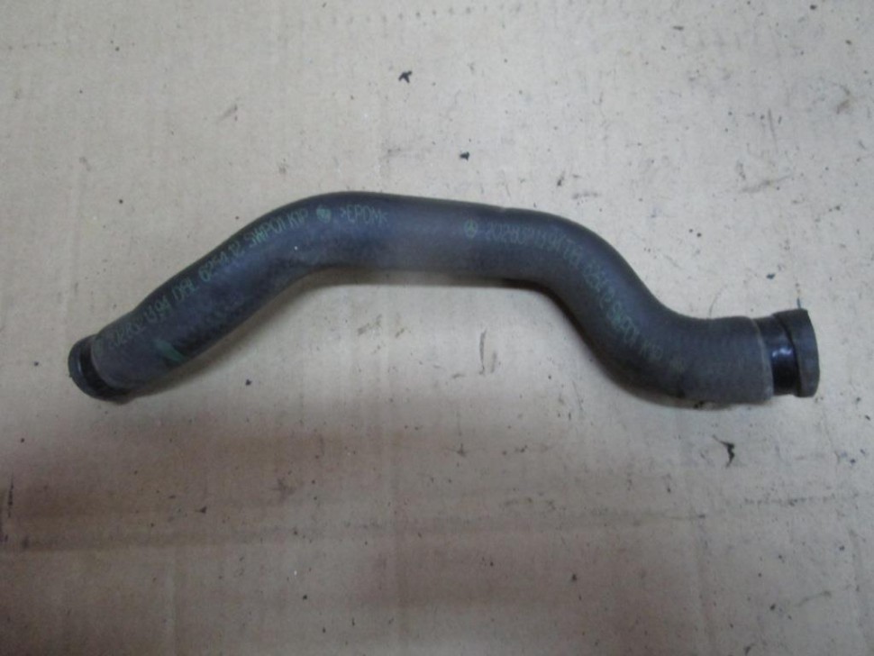 Патрубок ОЖ MERCEDES-BENZ CLK-класс C208/W208 (1997 - 2000) фото 1 — Разборка Мерседес