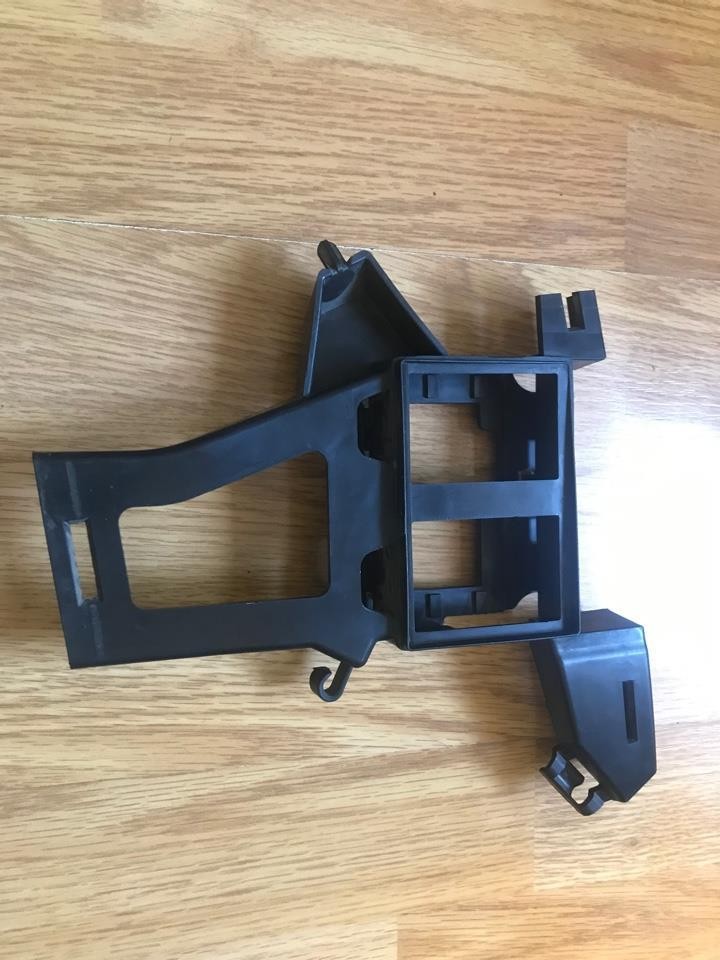 Кронштейн крепления ЭБУ MERCEDES-BENZ A-класс W176 (2012 - 2015) фото 1 — Разборка Мерседес