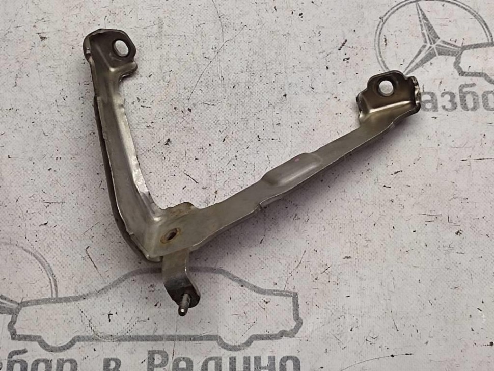 Кронштейн турбины MERCEDES-BENZ C-класс W204/S204/С204 рестайлинг (2011 - 2015) фото 1 — Разборка Мерседес