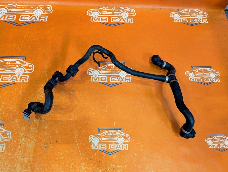 Патрубок ОЖ MERCEDES-BENZ E-класс W213/S213/C238/A238 (2016 - 2021) фото 1 — Разборка Мерседес