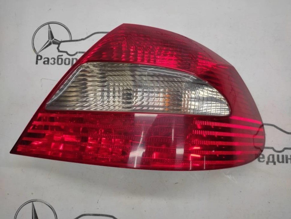 Фонарь задний правый MERCEDES-BENZ CLK-class w209 фото 1 — Разборка Мерседес