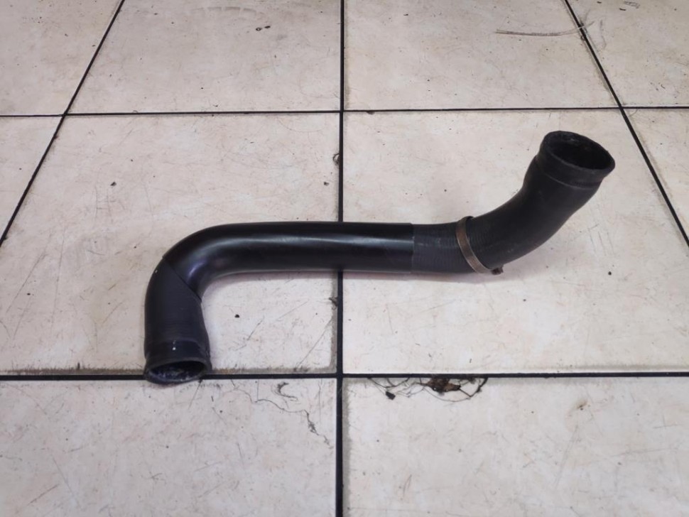 Патрубок радиатора MERCEDES-BENZ S-класс W140 (1991 - 1998) фото 1 — Разборка Мерседес