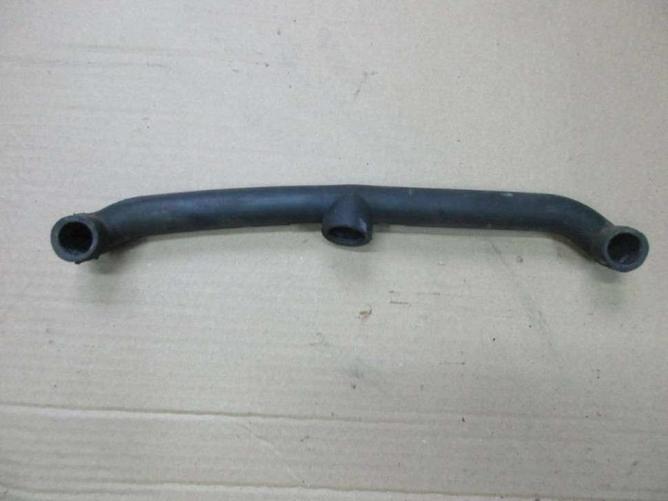 Трубка вентиляции картерных газов MERCEDES-BENZ M-класс W163 (1997 - 2001) фото 1 — Разборка Мерседес