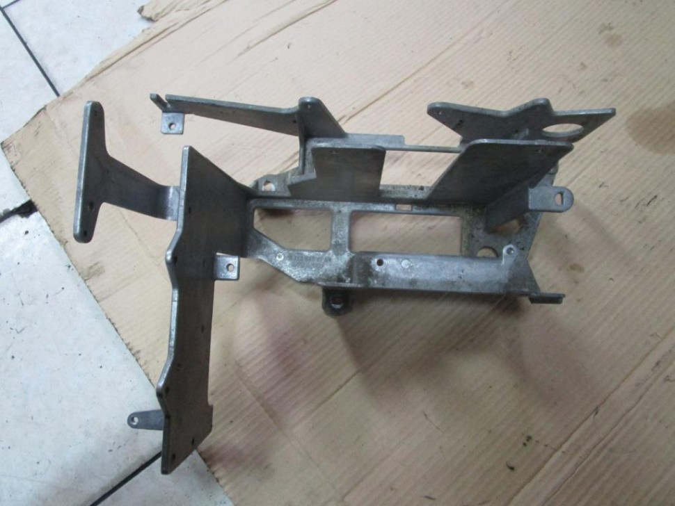 Кронштейн крепления ЭБУ MERCEDES-BENZ SL-класс R129 рестайлинг (1995 - 1998) фото 1 — Разборка Мерседес