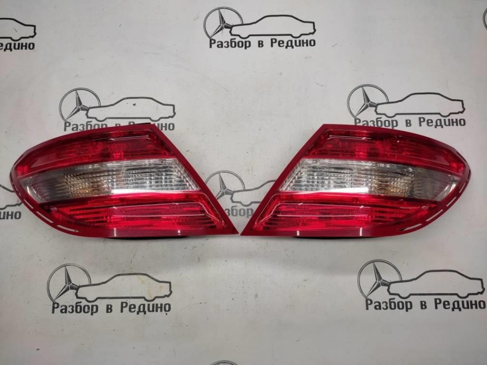Фонарь задний левый MERCEDES-BENZ C-класс W204/S204 (2006 - 2011) фото 1 — Разборка Мерседес