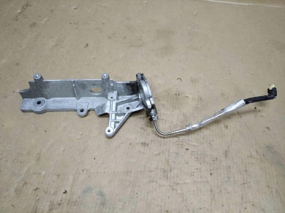 Кронштейн MERCEDES-BENZ CLA-класс C117/X117 (2013 - 2016) фото 1 — Разборка Мерседес