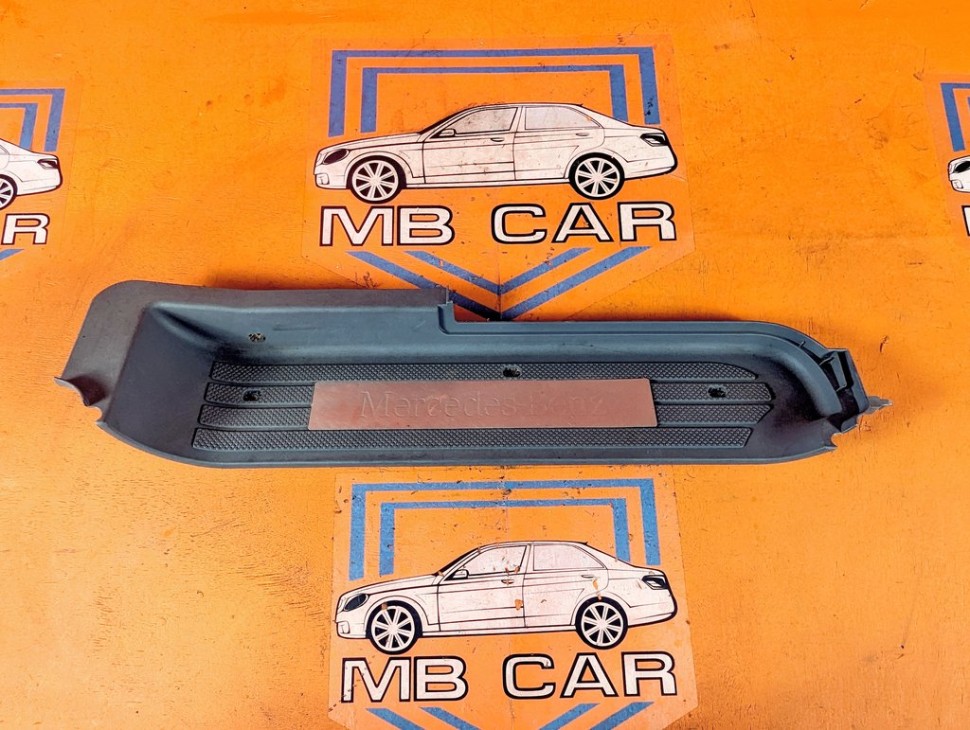 Накладка порога внутренняя MERCEDES-BENZ V-класс W639 (2003 - 2014) фото 1 &mdash; Разборка Мерседес