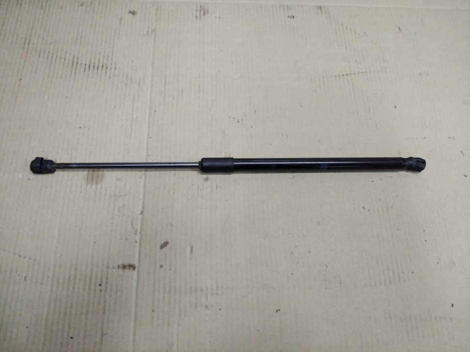 Амортизатор крышки багажника MERCEDES-BENZ B-класс W246 рестайлинг (2014 - 2018) фото 1 — Разборка Мерседес