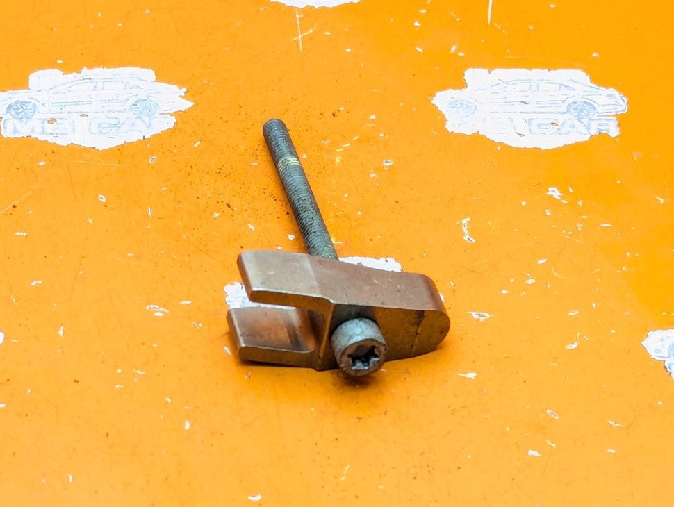 Кронштейн крепления форсунок MERCEDES-BENZ M-класс W163 рестайлинг (2001 - 2005) фото 1 &mdash; Разборка Мерседес