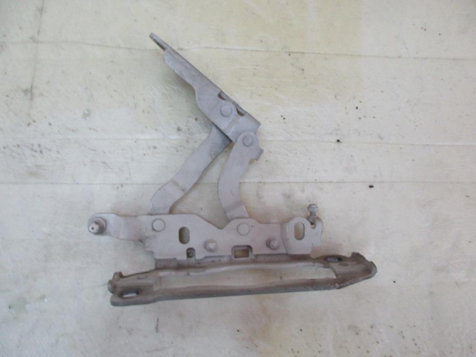 Петля капота MERCEDES-BENZ C-класс W204/S204/С204 рестайлинг (2011 - 2015) фото 1 — Разборка Мерседес