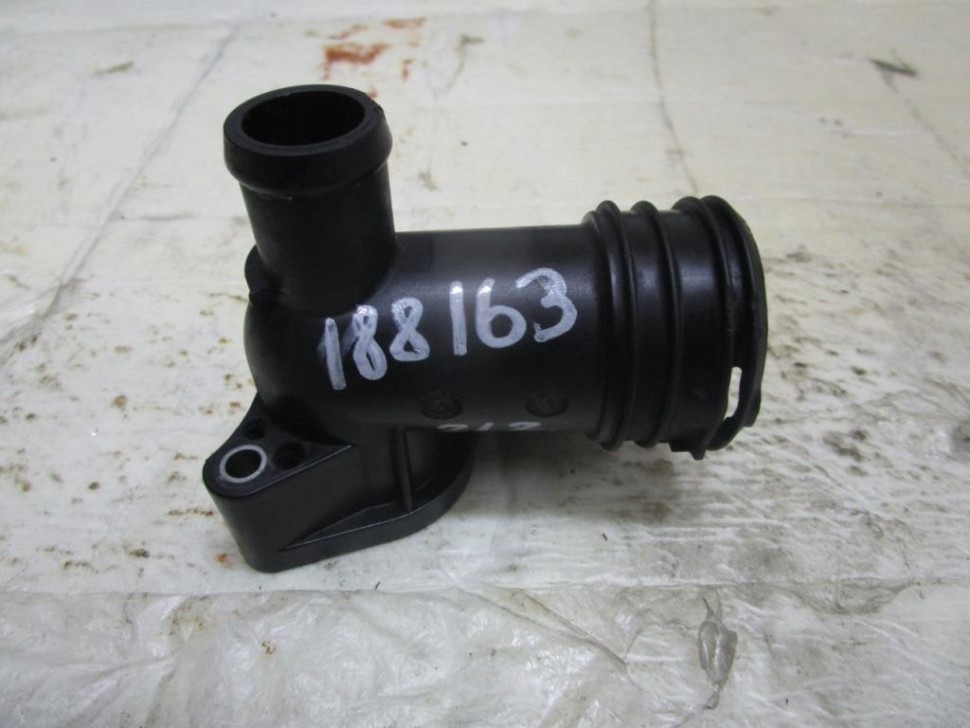 Фланец системы охлаждения MERCEDES-BENZ E-класс W212/S212/C207/A207 (2009 - 2013) фото 1 — Разборка Мерседес