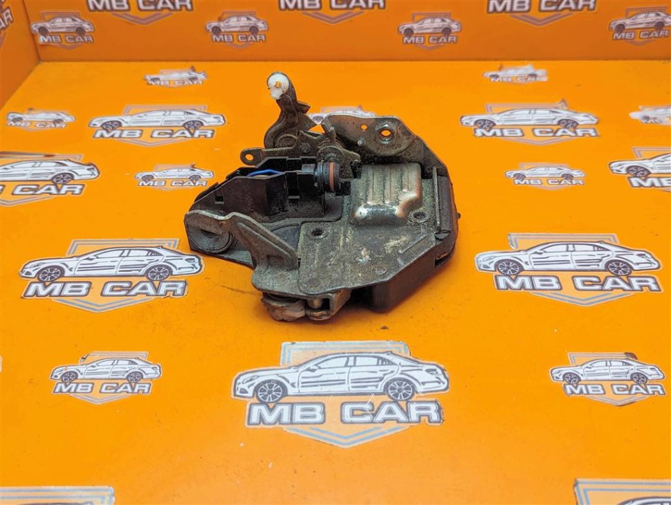 Замок двери передней правой MERCEDES-BENZ W124 W124/S124/C124/A124 (1984 - 1993) фото 1 — Разборка Мерседес