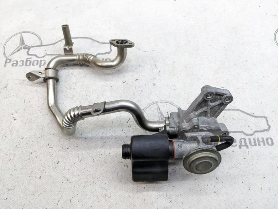 Клапан рециркуляции ОГ MERCEDES-BENZ C-класс W204/S204/С204 рестайлинг (2011 - 2015) фото 1 — Разборка Мерседес