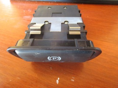 Кнопка ручника MERCEDES-BENZ C-класс W204/S204/С204 рестайлинг (2011 - 2015) — Разборка Мерседес