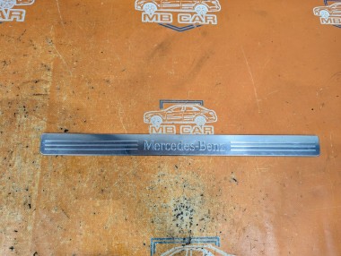 Накладка порога внутренняя MERCEDES-BENZ C-класс W204/S204 (2006 - 2011) — Разборка Мерседес