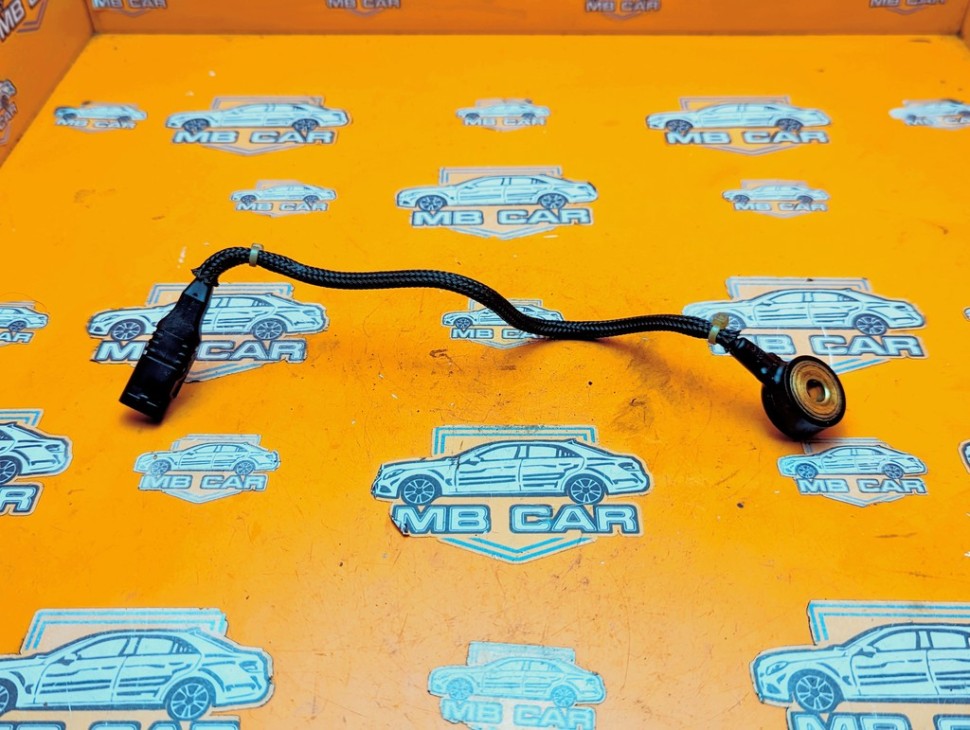 Датчик детонации MERCEDES-BENZ C-класс W204/S204/С204 рестайлинг (2011 - 2015) фото 1 — Разборка Мерседес