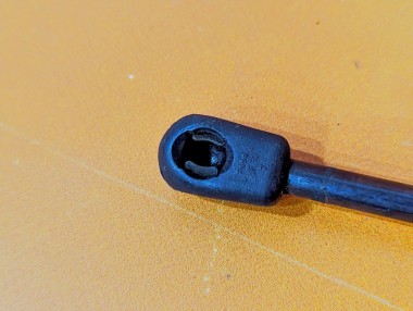 Амортизатор капота MERCEDES-BENZ S-класс W220 (1998 - 2005) — Разборка Мерседес