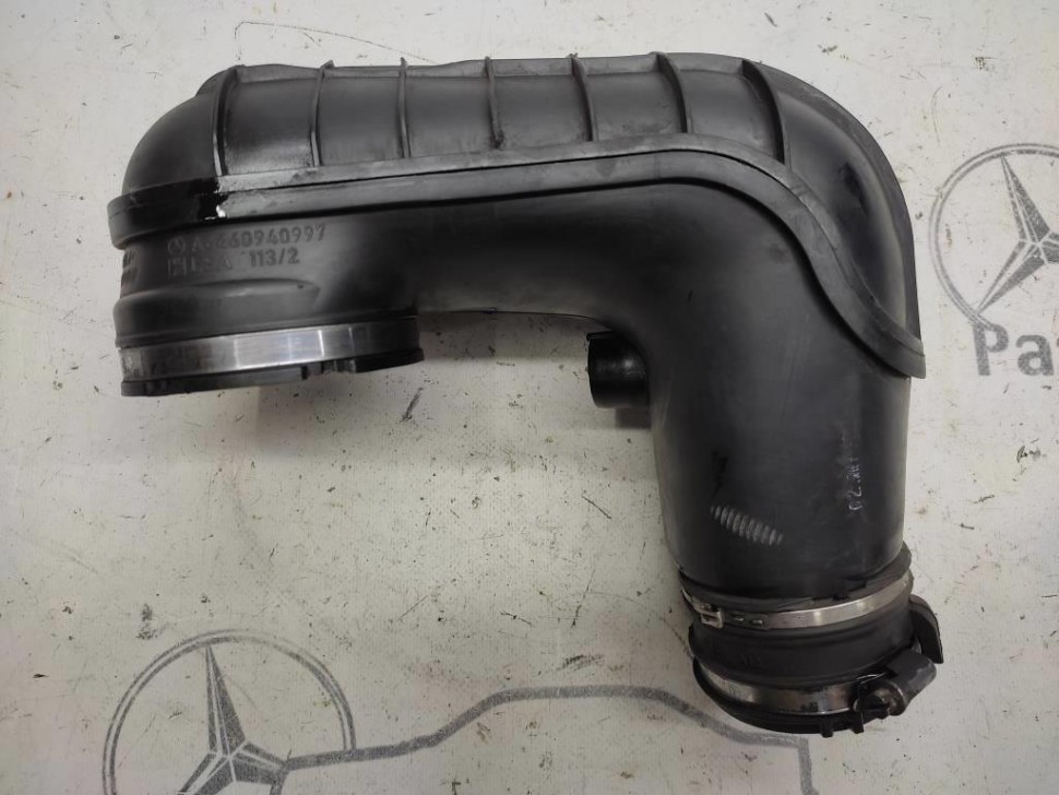 Патрубок воздушный MERCEDES-BENZ C-класс W204/S204 (2006 - 2011) фото 1 — Разборка Мерседес