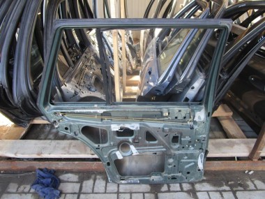 Дверь задняя левая MERCEDES-BENZ W124 W124/S124/C124/A124 (1984 - 1993) — Разборка Мерседес