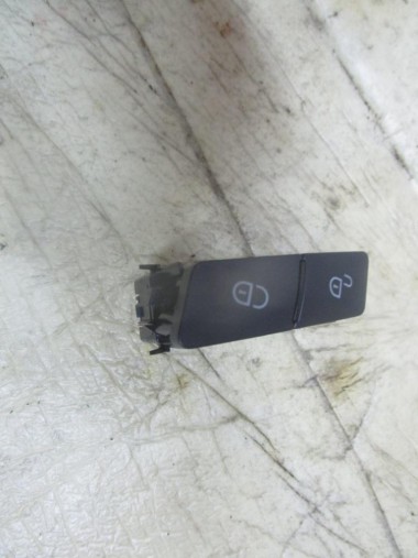 Кнопка центрального замка MERCEDES-BENZ CLS-класс C218/X218 рестайлинг (2014 - 2017) — Разборка Мерседес