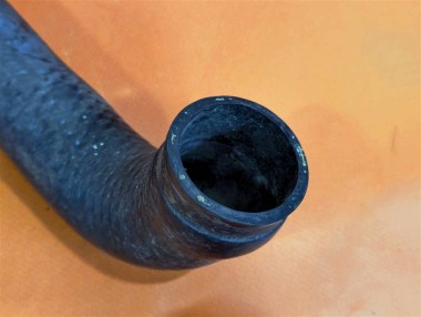 Патрубок радиатора MERCEDES-BENZ S-класс W140 (1991 - 1998) — Разборка Мерседес