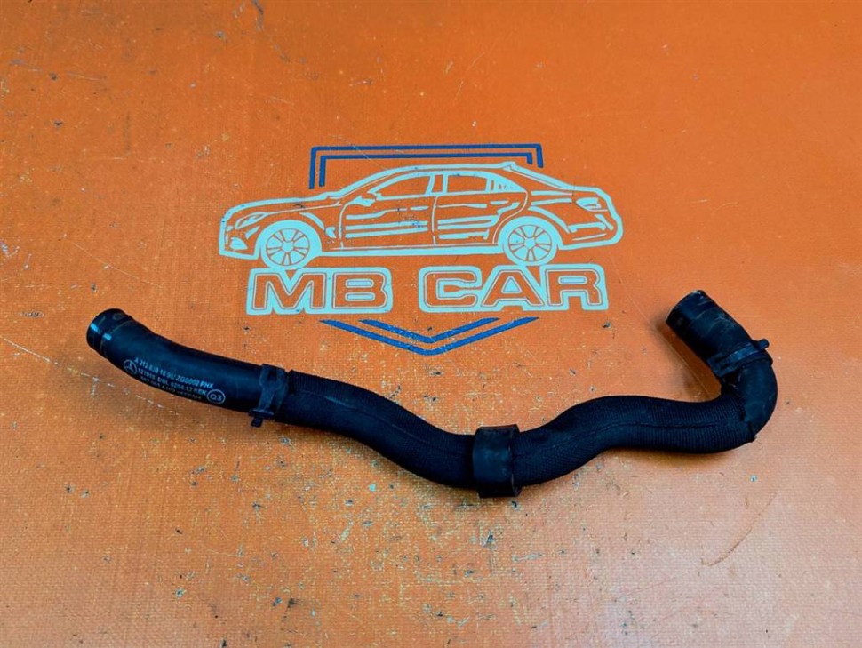 Патрубок ОЖ MERCEDES-BENZ CLS-класс C218/X218 рестайлинг (2014 - 2017) фото 1 — Разборка Мерседес