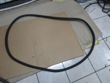 Уплотнитель дверного проема ( на кузове ) MERCEDES-BENZ A-класс AMG W177 (2019 - 2023) — Разборка Мерседес