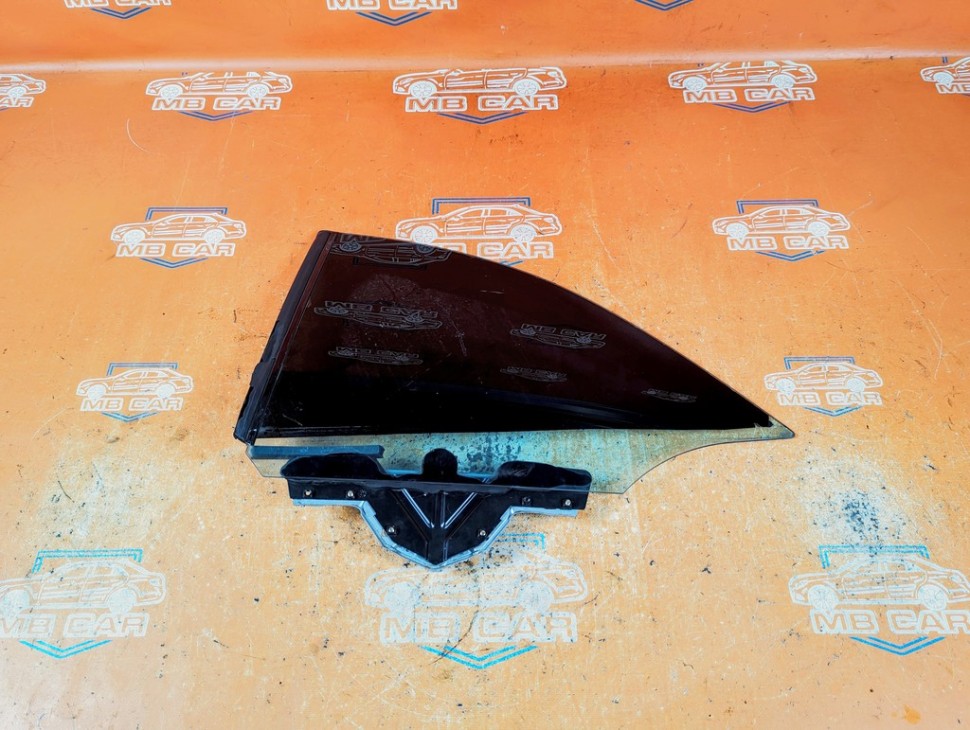 Стекло заднее левое MERCEDES-BENZ CLK-класс C208/W208 (1997 - 2000) фото 1 &mdash; Разборка Мерседес