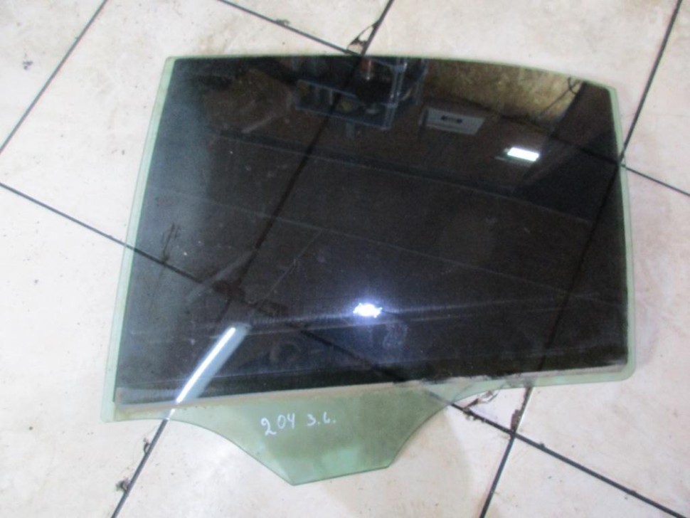 Стекло заднее левое MERCEDES-BENZ C-класс W204/S204/С204 рестайлинг (2011 - 2015) фото 1 — Разборка Мерседес