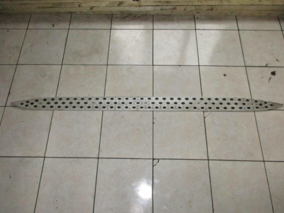 Накладка MERCEDES-BENZ M-класс W166 (2011 - 2015) фото 1 — Разборка Мерседес