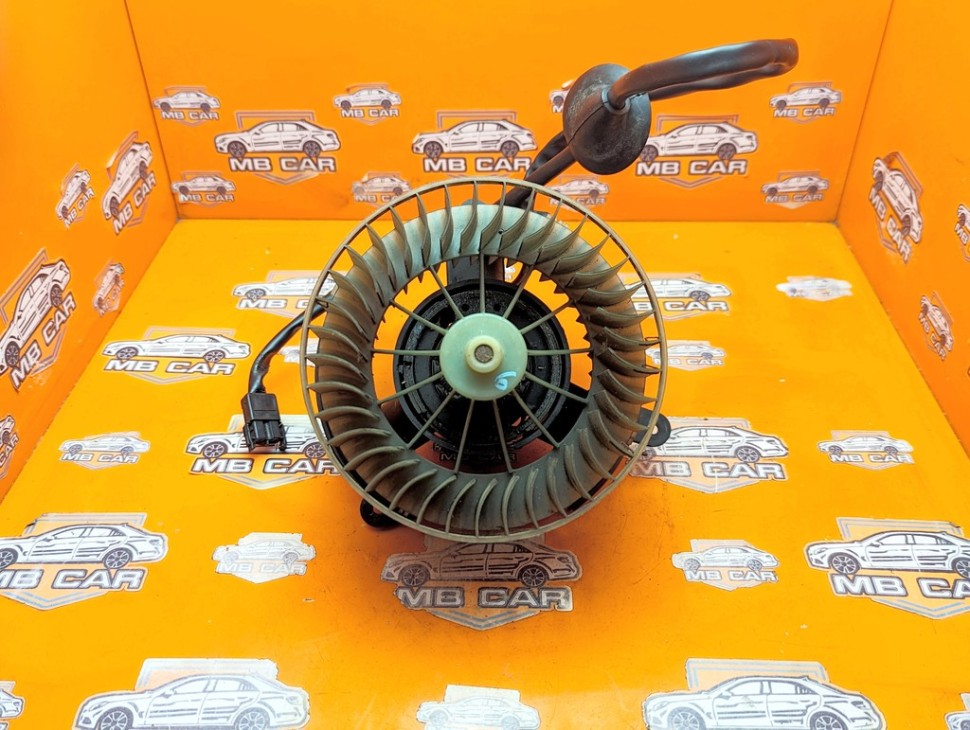 Моторчик отопителя MERCEDES-BENZ E-класс W124/S124/C124/A124 (1984 - 1997) фото 1 &mdash; Разборка Мерседес