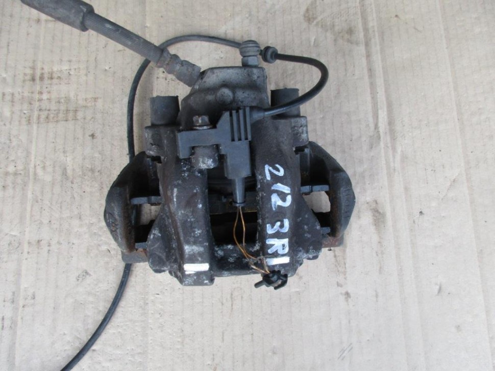 Суппорт задний правый MERCEDES-BENZ E-класс W212/S212/C207/A207 (2009 - 2013) фото 1 — Разборка Мерседес