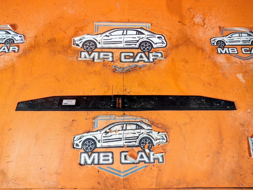 Накладка замка багажника MERCEDES-BENZ E-класс W124/S124/C124/A124 (1984 - 1997) фото 1 &mdash; Разборка Мерседес