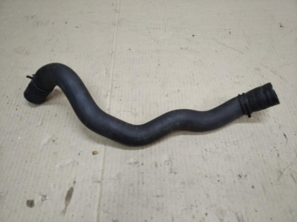 Патрубок радиатора MERCEDES-BENZ GLA-класс X156 рестайлинг (2017 - 2020) фото 1 — Разборка Мерседес