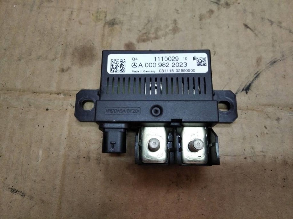 Реле зарядки аккумулятора MERCEDES-BENZ CLA-класс C117/X117 (2013 - 2016) фото 1 — Разборка Мерседес