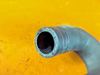 Патрубок ОЖ MERCEDES-BENZ S-класс W220 (1998 - 2005) &mdash; Разборка Мерседес