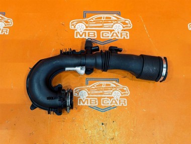Патрубок впускного коллектора MERCEDES-BENZ A-класс W176 (2012 - 2015) — Разборка Мерседес
