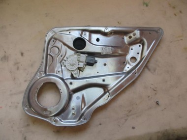 Стеклоподъемник задний правый MERCEDES-BENZ C-класс W204/S204 (2006 - 2011) — Разборка Мерседес