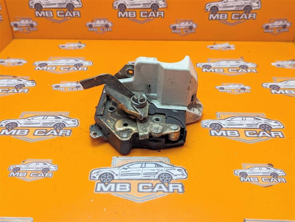 Замок двери задней левой MERCEDES-BENZ W124 W124/S124/C124/A124 (1984 - 1993) фото 1 — Разборка Мерседес