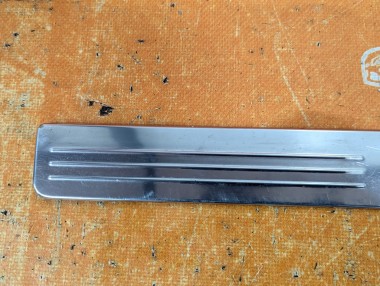 Накладка порога внутренняя MERCEDES-BENZ C-класс W204/S204 (2006 - 2011) — Разборка Мерседес