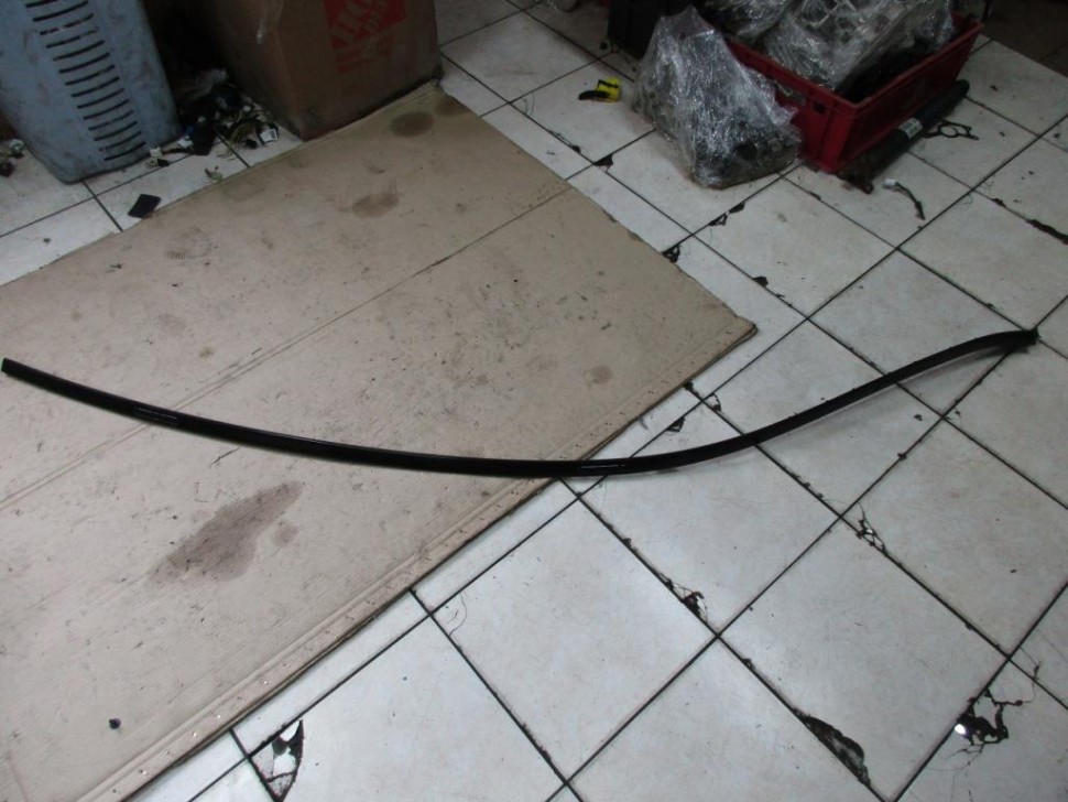 Молдинг крыши MERCEDES-BENZ C-класс W205/S205/C205/A205 (2014 - 2018) фото 1 — Разборка Мерседес