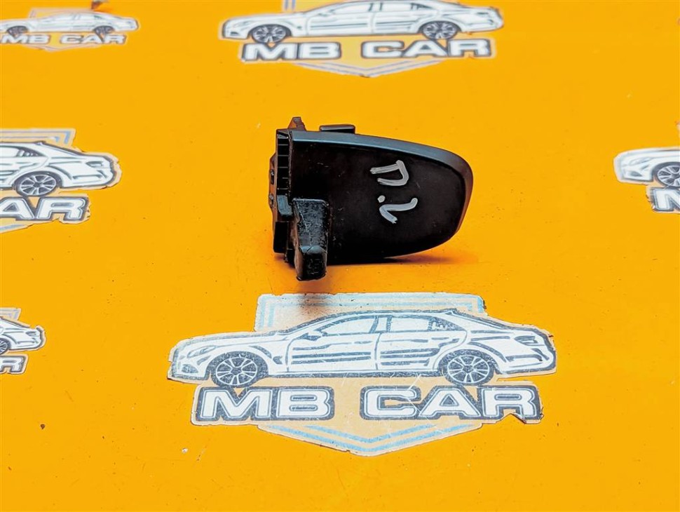 Накладка ручки двери MERCEDES-BENZ E-класс W213/S213/C238/A238 (2016 - 2021) фото 1 — Разборка Мерседес