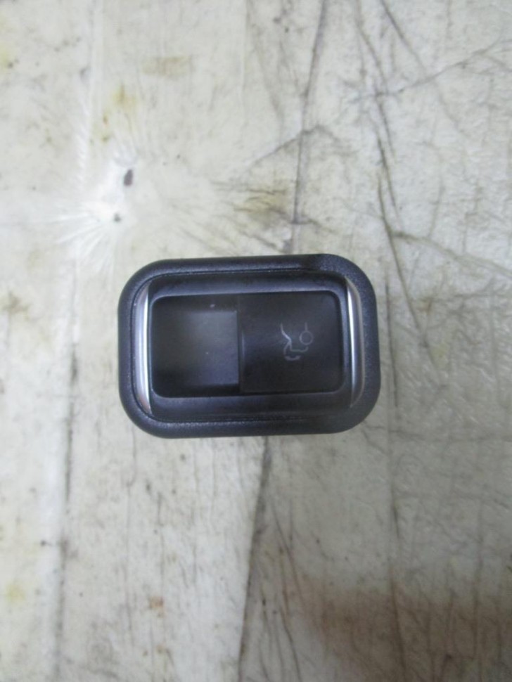 Кнопка закрытия багажника MERCEDES-BENZ CLS-класс C218/X218 рестайлинг (2014 - 2017) фото 1 — Разборка Мерседес