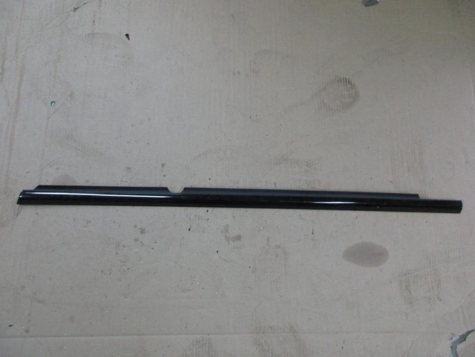 Молдинг стекла двери MERCEDES-BENZ GLE-класс Coupe C292 (2015 - 2019) фото 1 — Разборка Мерседес